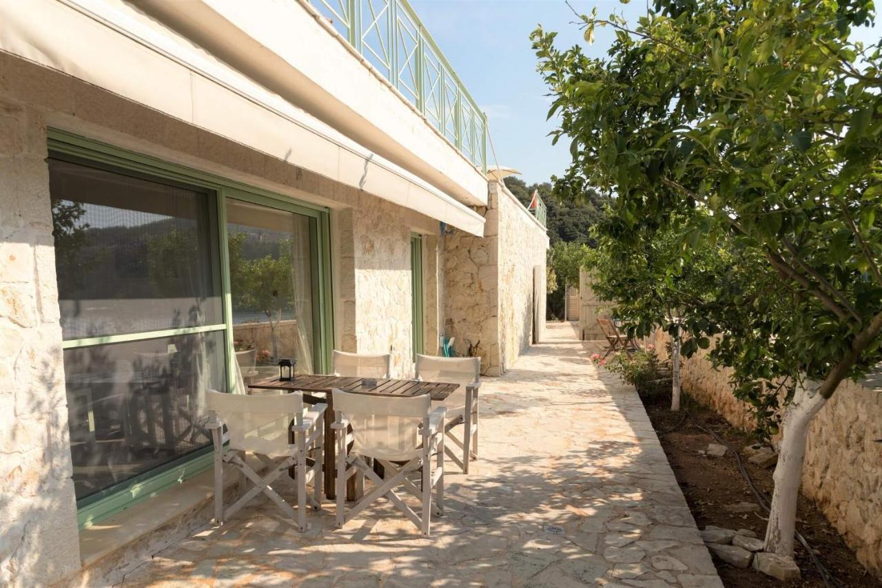 Meganisi Blue Apartment Spartokhorion Экстерьер фото